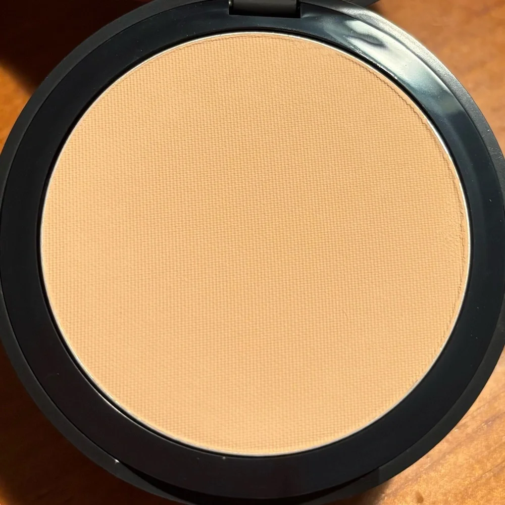 NARS Soft Matte Advanced Perfecting Powder Creek